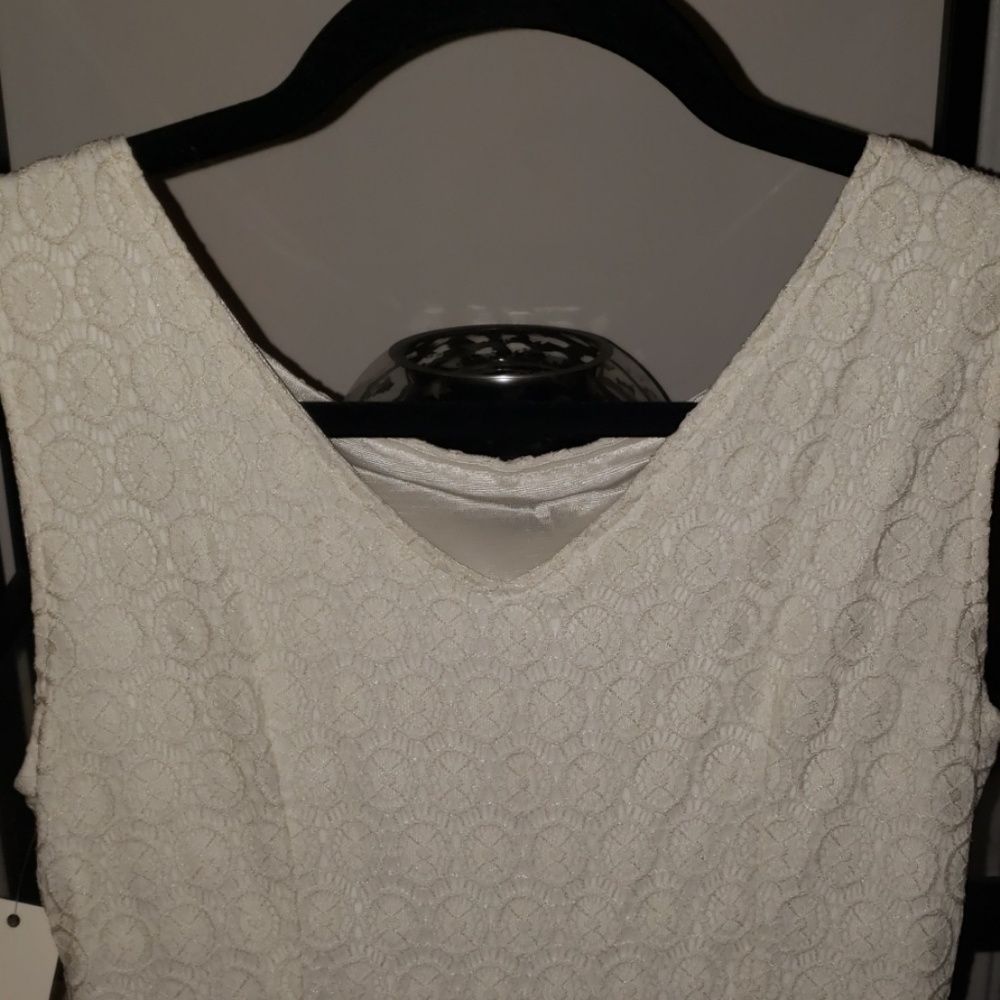 WHITE LACE DRESS - Picture 3 of 3